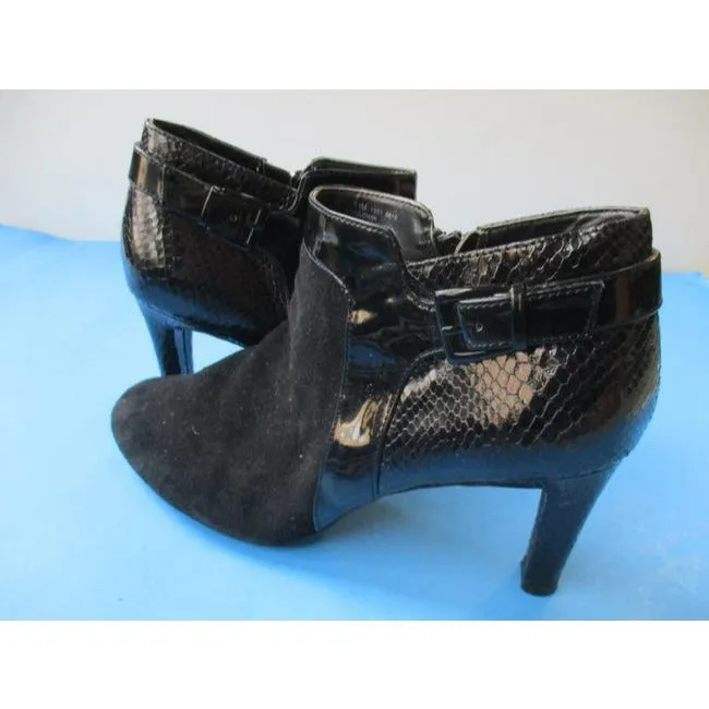 Bandolino Black Mod Suede And Patent Lizard Boloman Leather Upper Ankle Bootsbooties Size Us