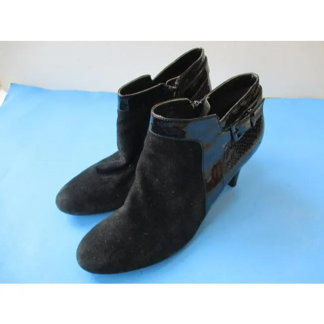 Bandolino Black Mod Suede And Patent Lizard Boloman Leather Upper Ankle Bootsbooties Size Us