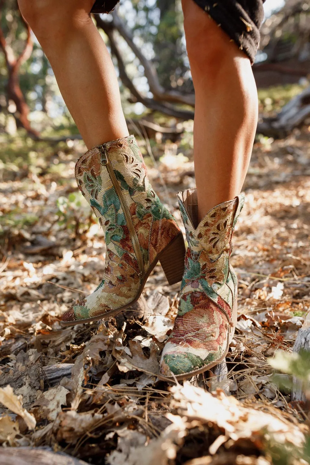 Canyon Rose Boots - Multi