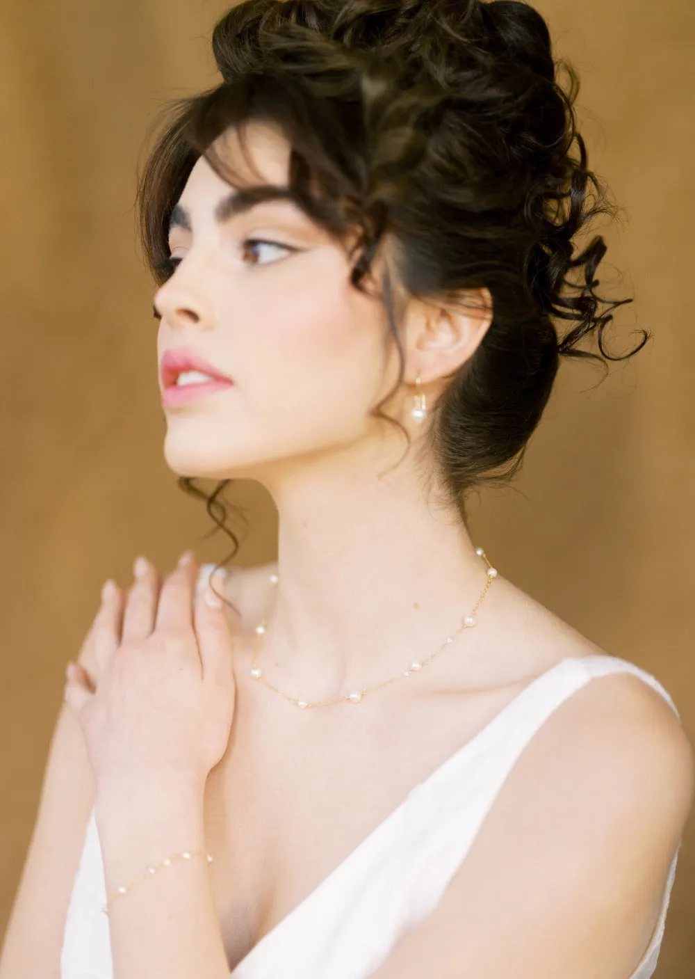 CHELSEA Simple Pearl Drop Earrings