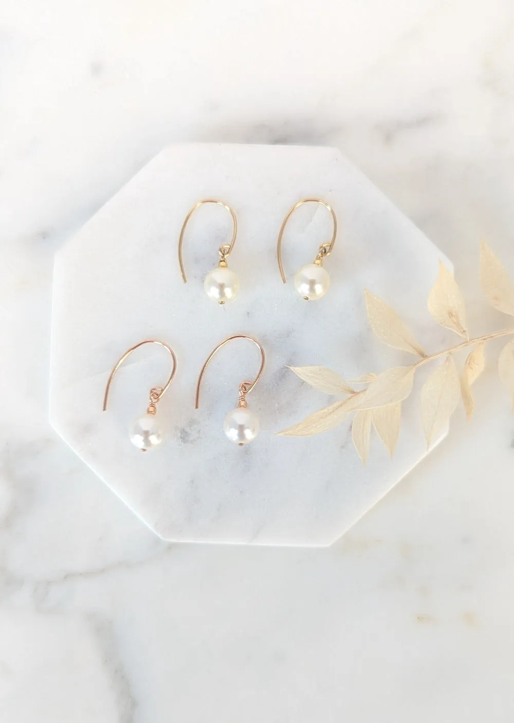 CHELSEA Simple Pearl Drop Earrings