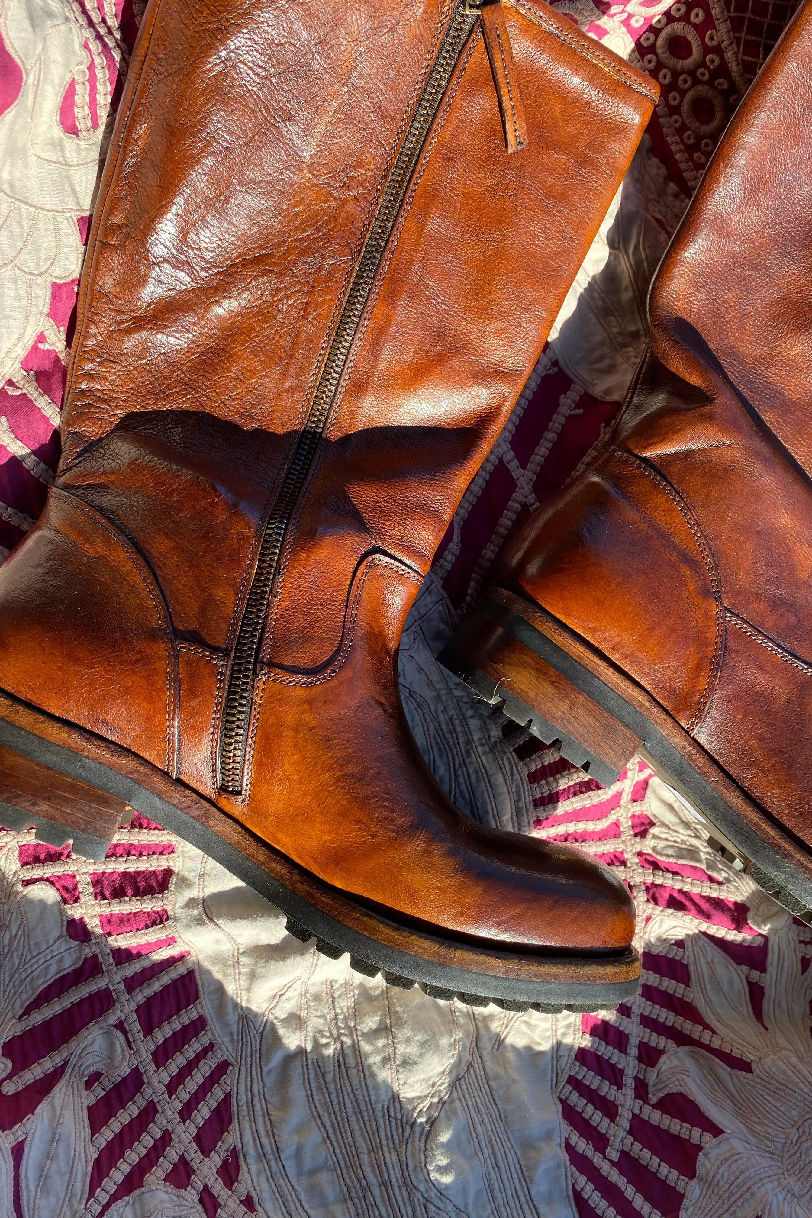 CLASSIC LAND BOOTS (TALL) - AMBER