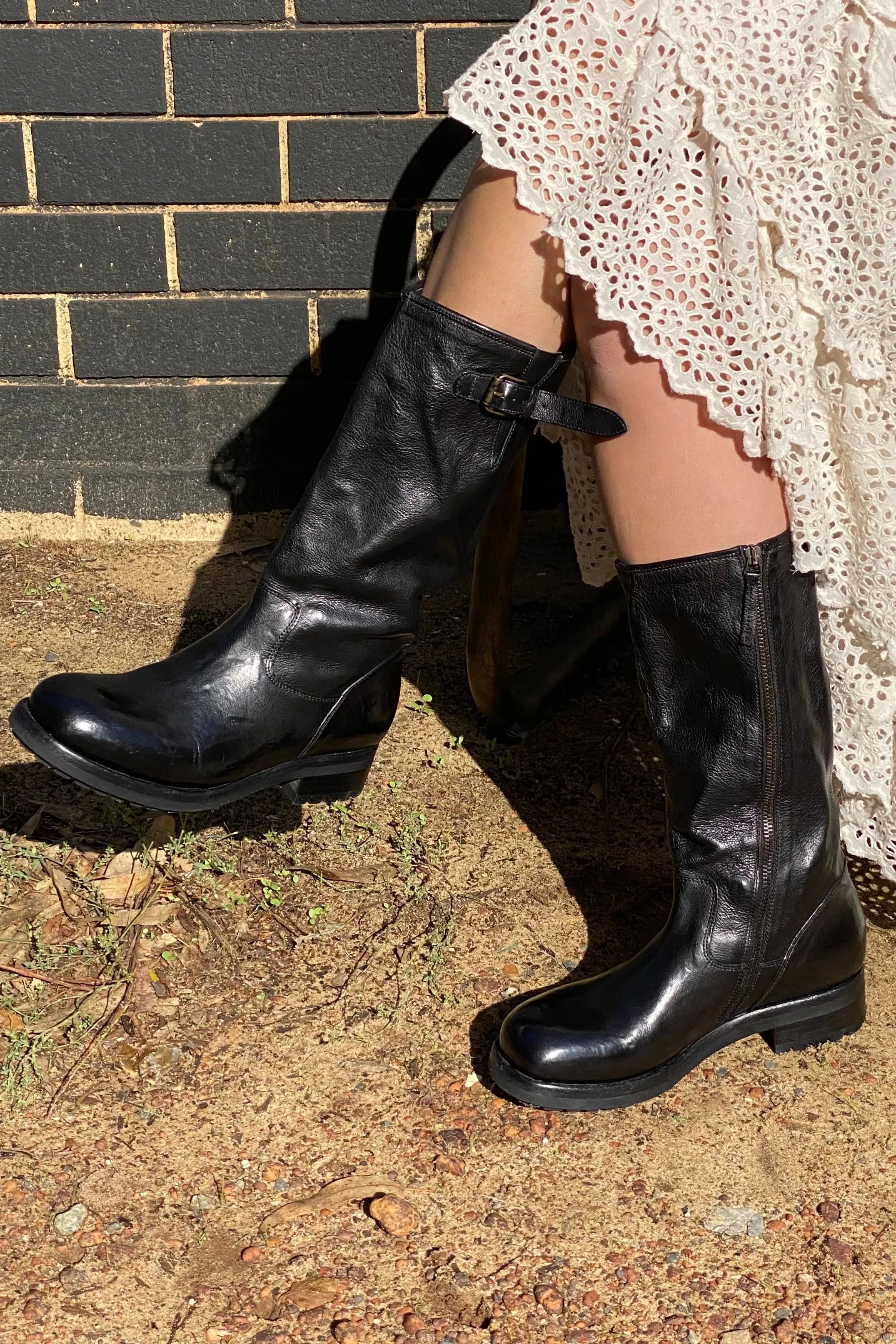 CLASSIC LAND BOOTS (TALL) - BLACK
