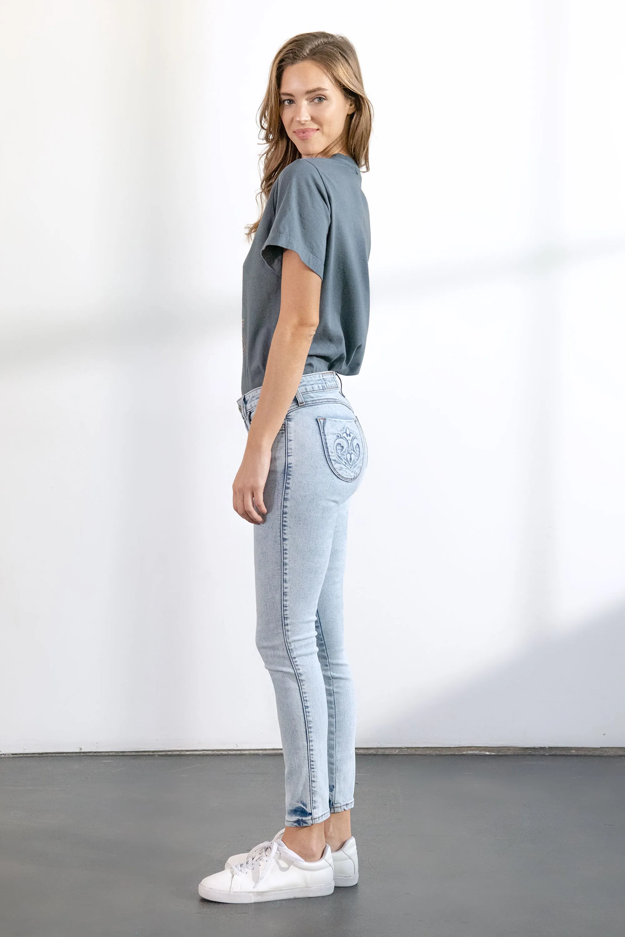 Hannah Skinny In Beyond Frosting