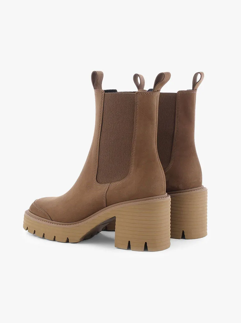 Punch tan nubuck