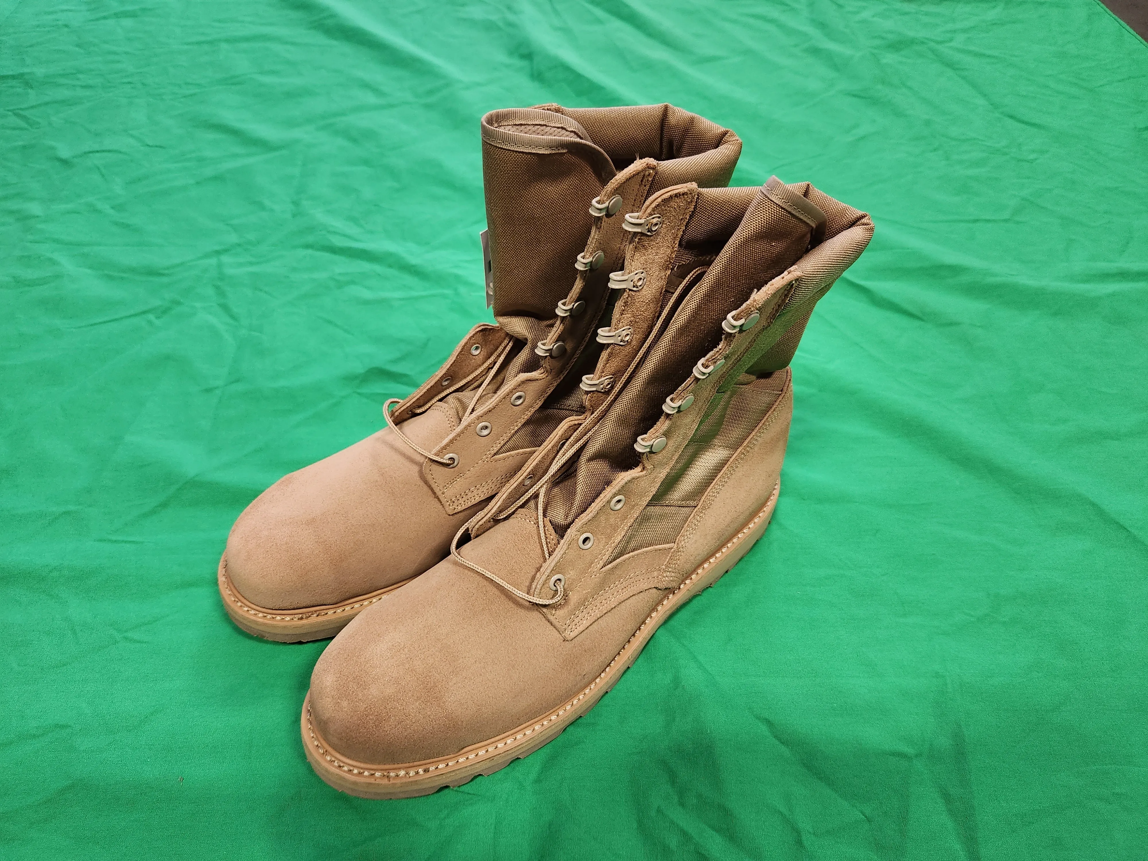 Thorogood Steel Toe Boot, Hot Weather, Desert Tan, 15XW - New/Open Box